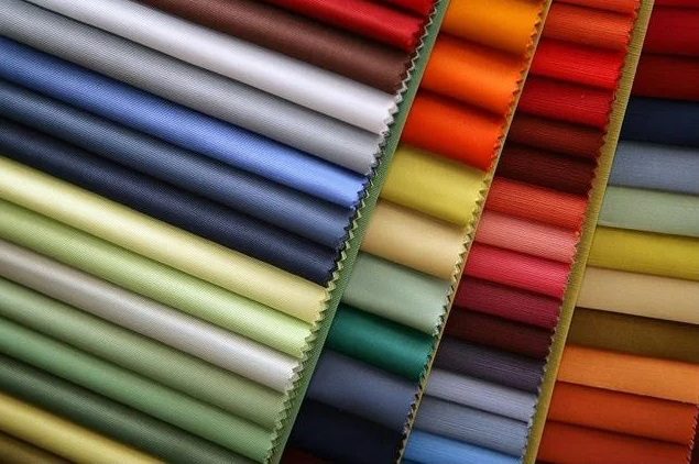 Купити якісну тканину для сукні в Україні