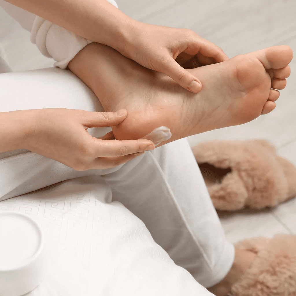 Уход за кожей стоп летом