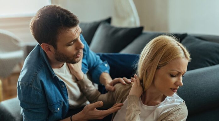 Як пережити зраду та відновити довіру у стосунках: психологічний посібник